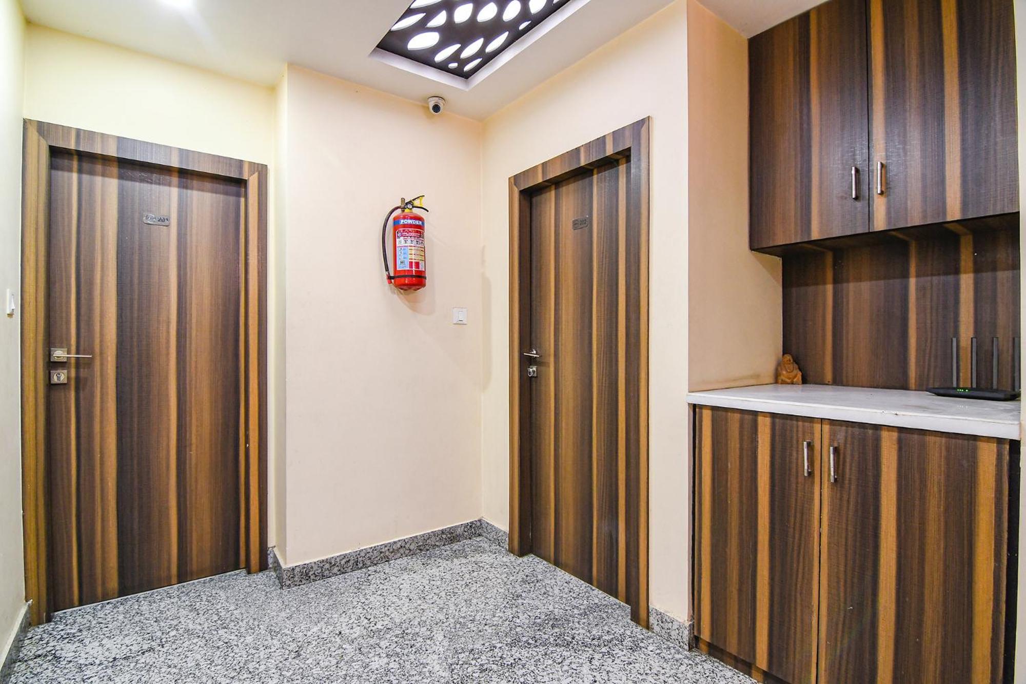 Fabexpress Scholer Motel Колката Екстериор снимка
